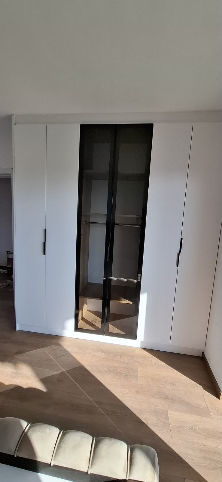 Përzgjedhje materialesh për mobilje me porosi